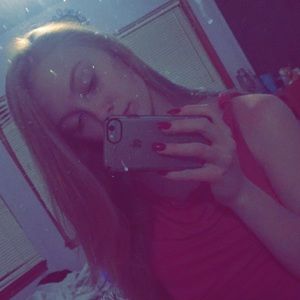 Meet your Posher, Holly